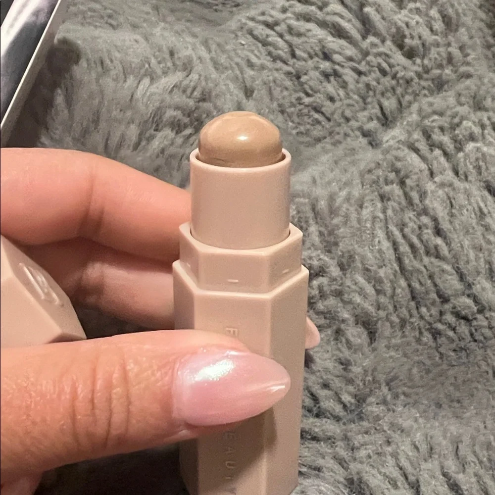 FENTY BEAUTY Match Stix Matte Contour Skinstick